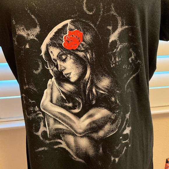 Vintage Liquid Blue Black VNeck With Woman and Rose XL - Picture 3 of 7